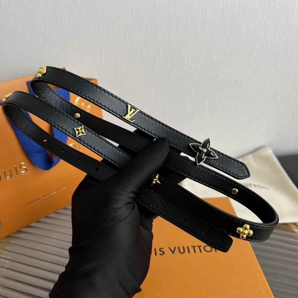 Louis Vuitton Skinny Black Leather Belt gold - Hình 9