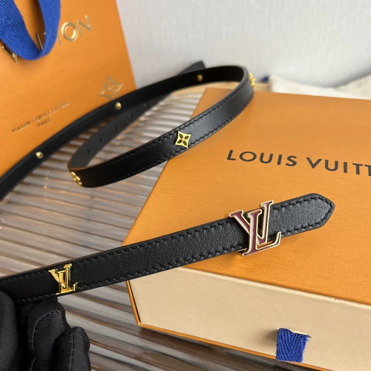 Louis Vuitton Mini Black Leather Belt - Hình 3