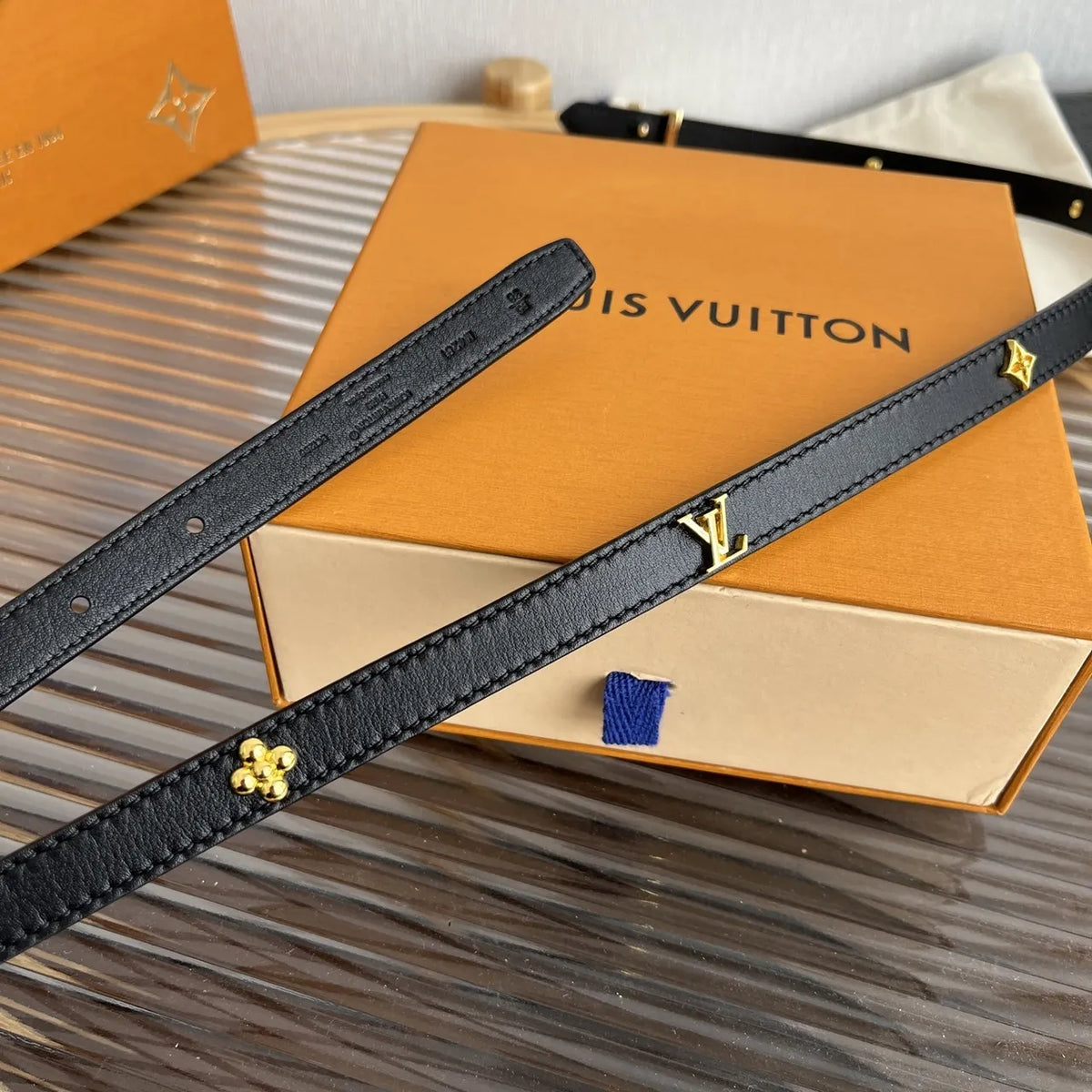 Louis Vuitton Mini Black Leather Belt - Hình 5