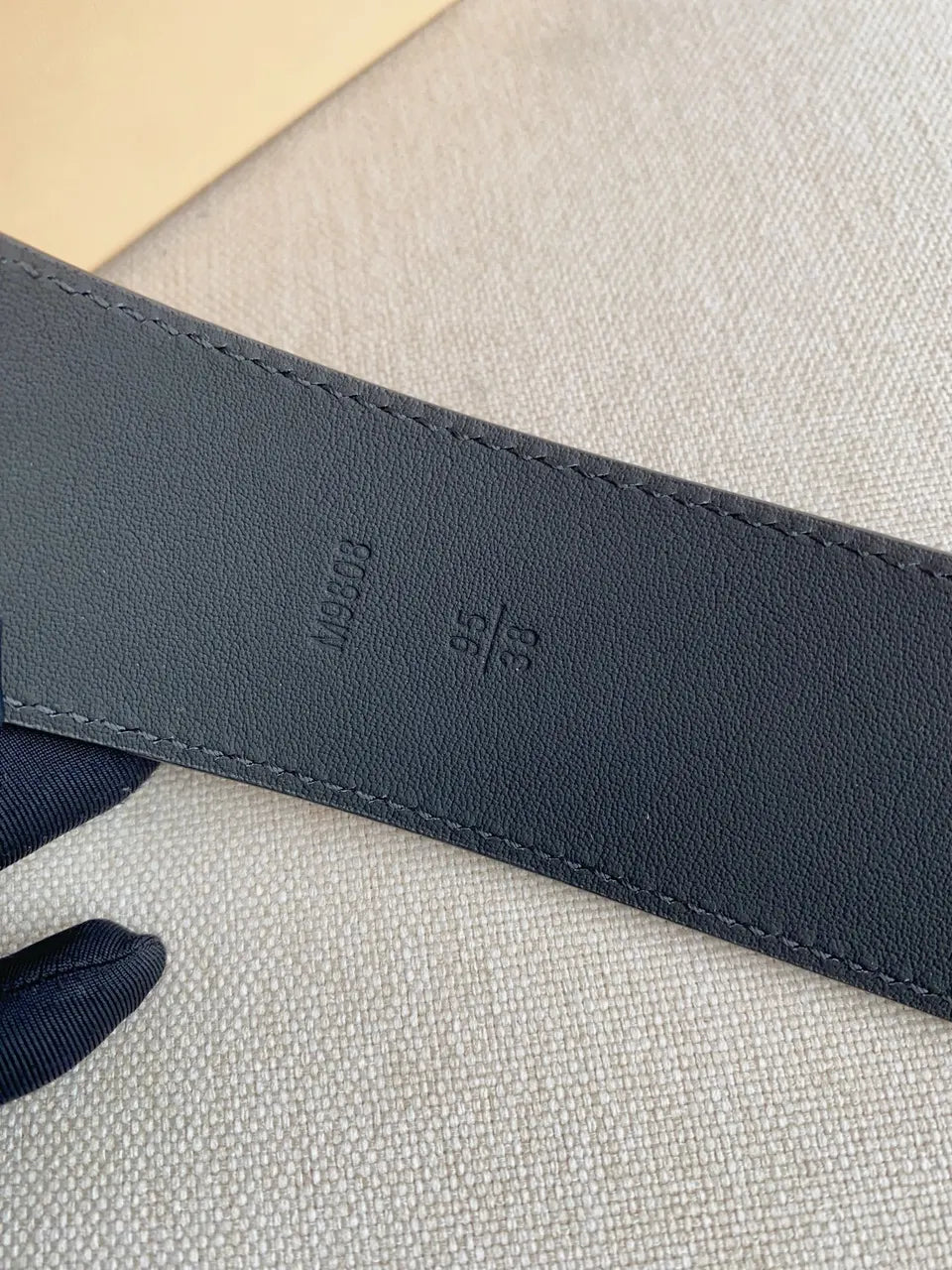 Damier Infini Gold Buckle Belt - Hình 7