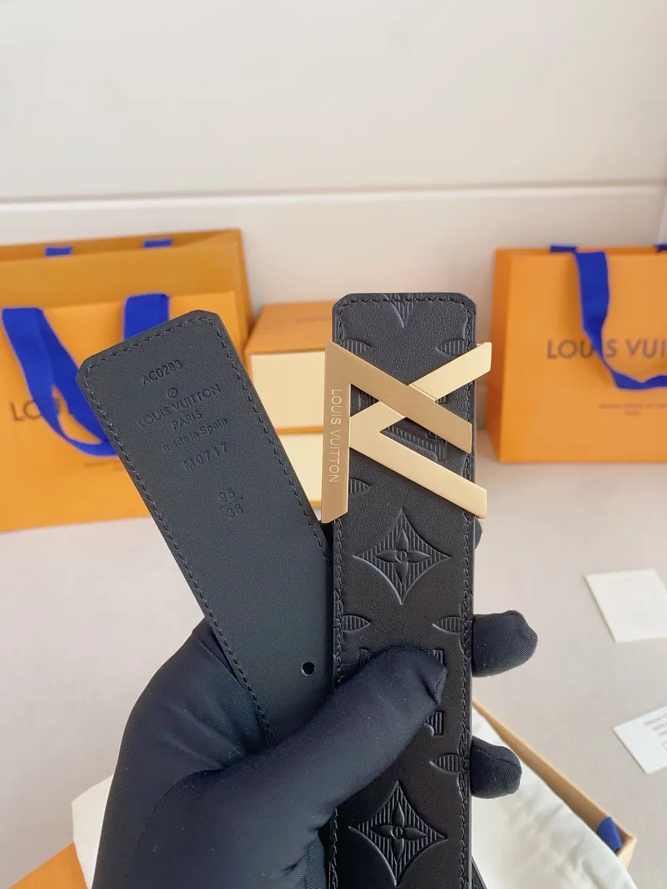 Black LV Upside Down Belt - Hình 2