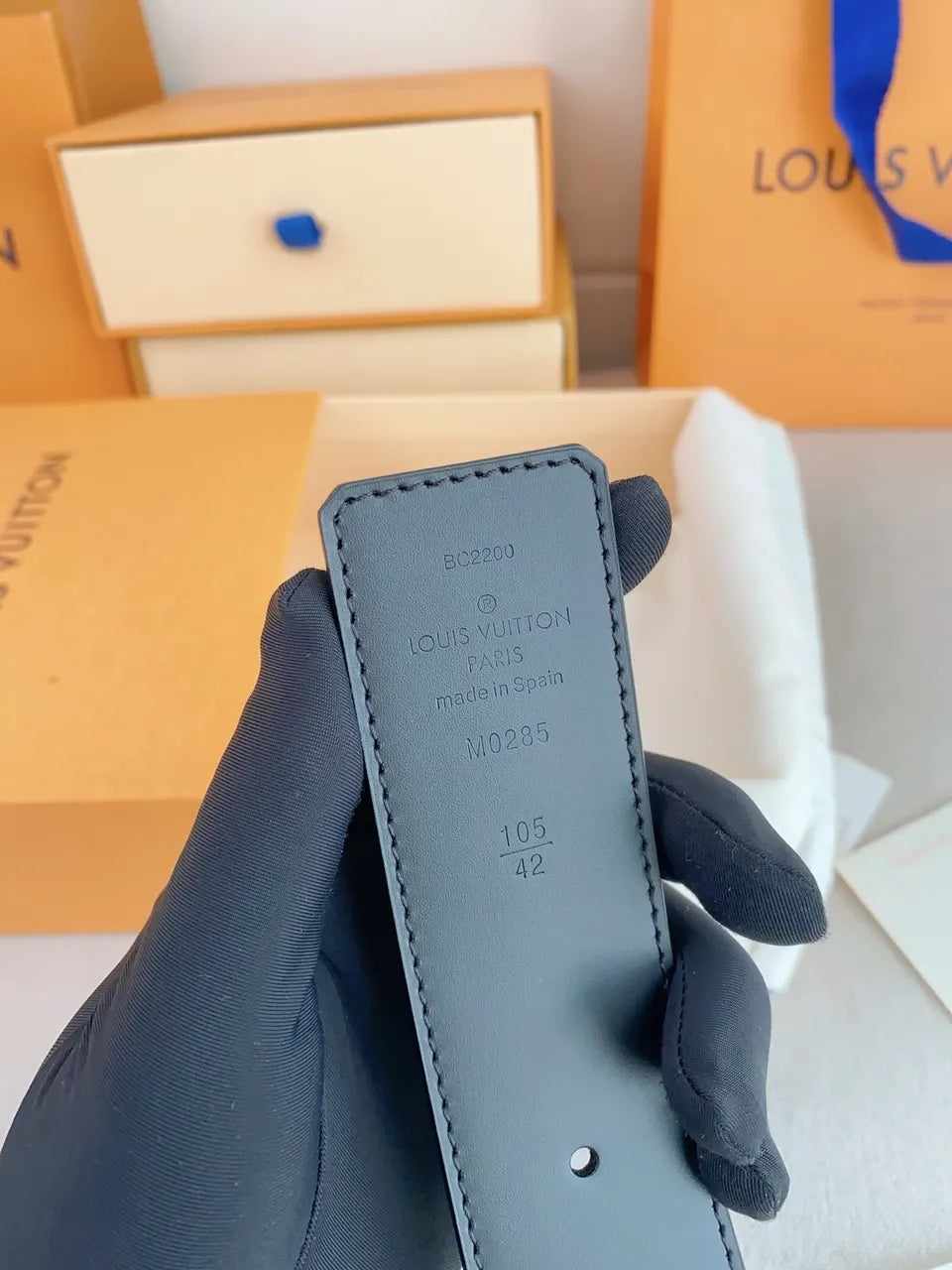 louis Gray Monogram Shadow Belt - Hình 6
