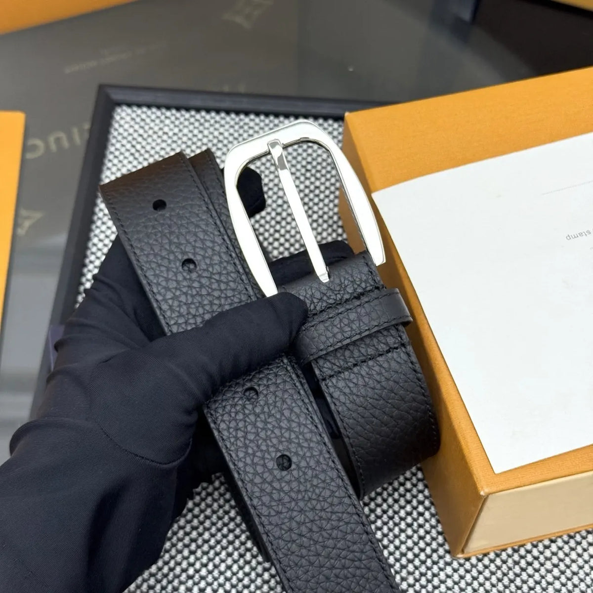 Louis Vuitton Black Pebbled Leather Belt silver - Hình 8
