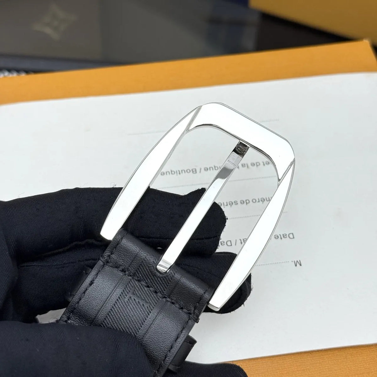 LV Grained Black Leather Belt - Hình 6