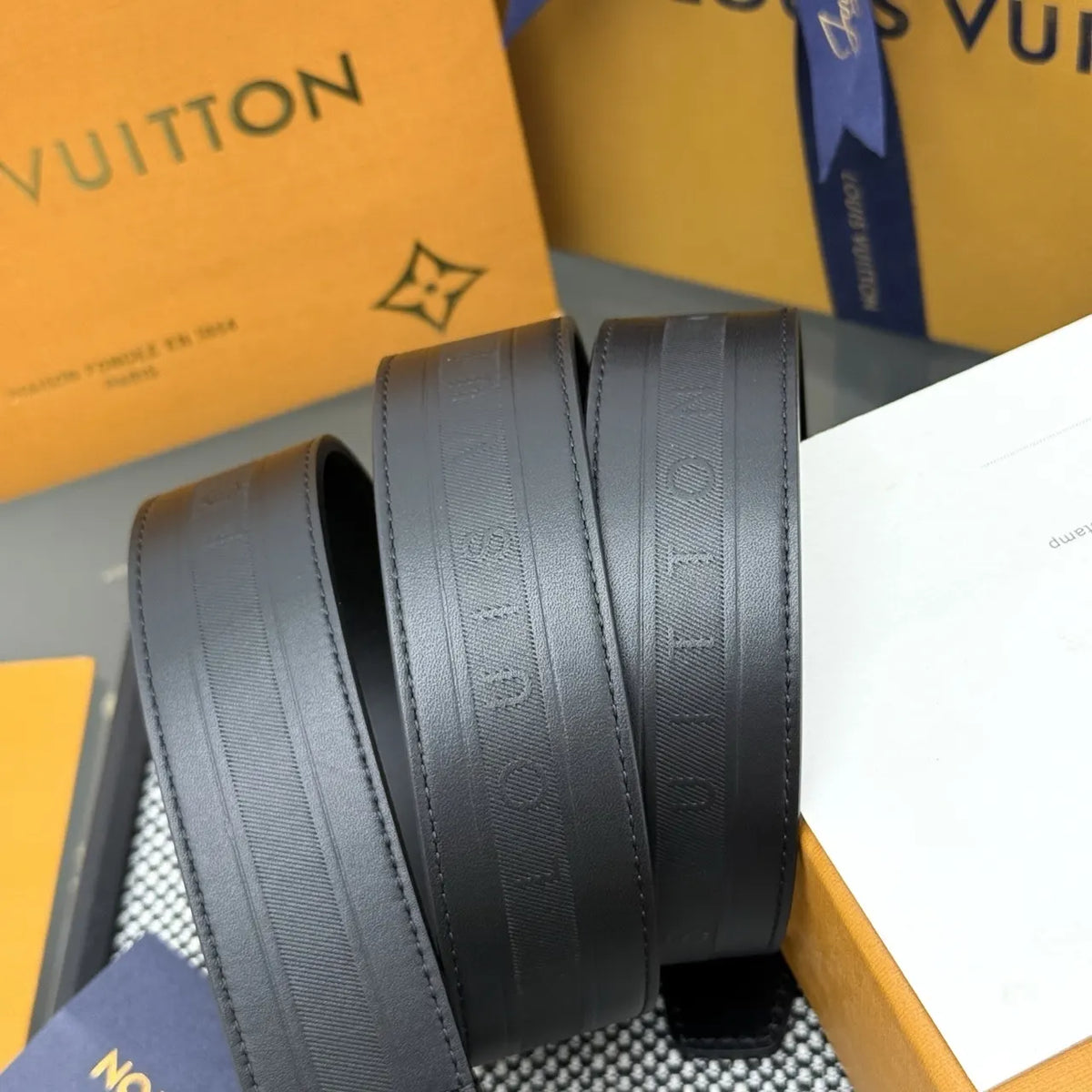 Louis Vuitton Black Leather Belt signature - Hình 3
