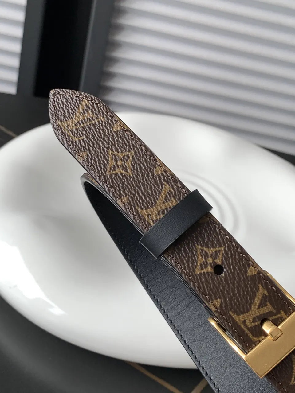 LV Monogram Classic Gold Belt - Hình 4