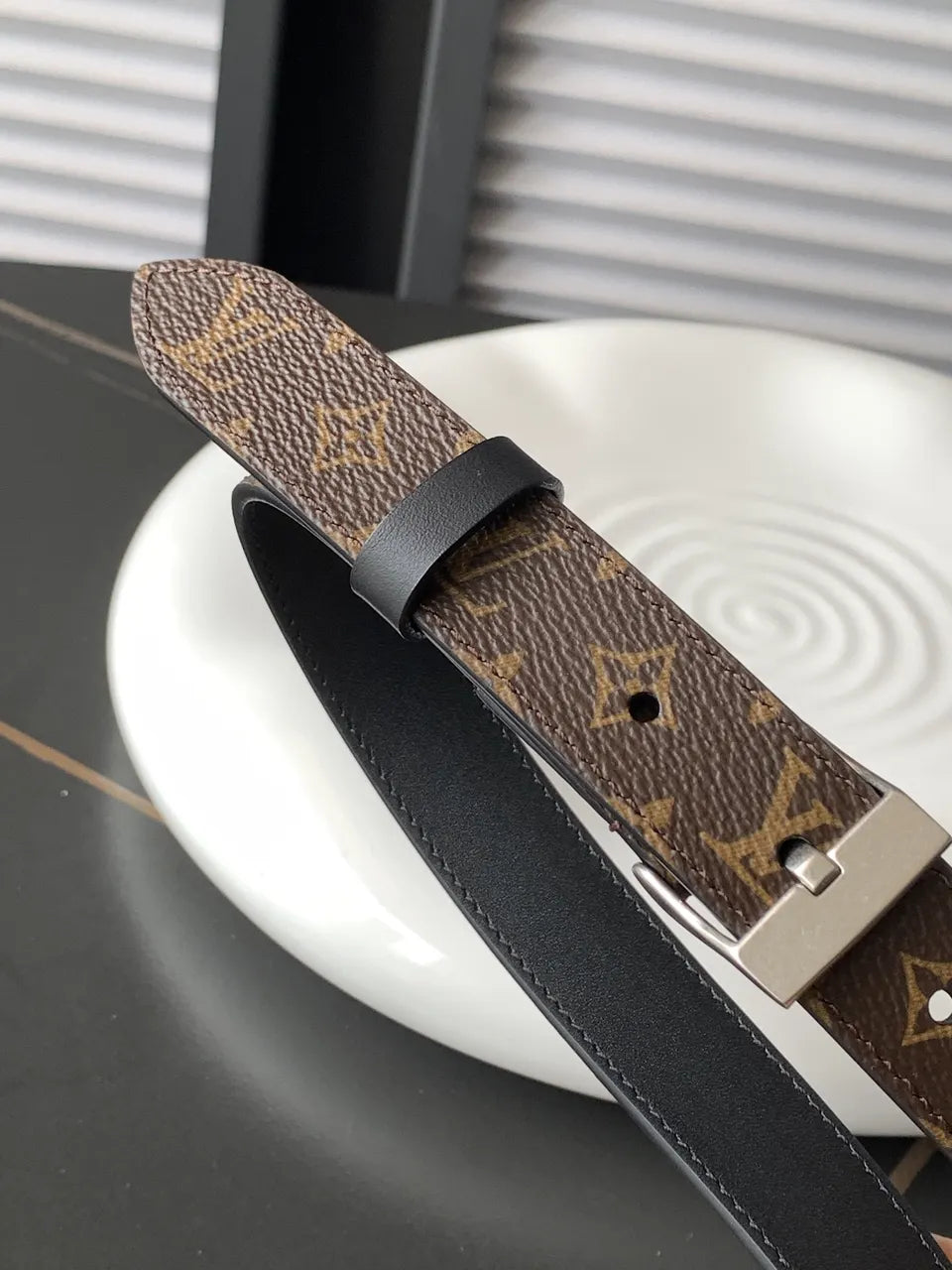silver Louis Vuitton Monogram Classic Belt - Hình 4