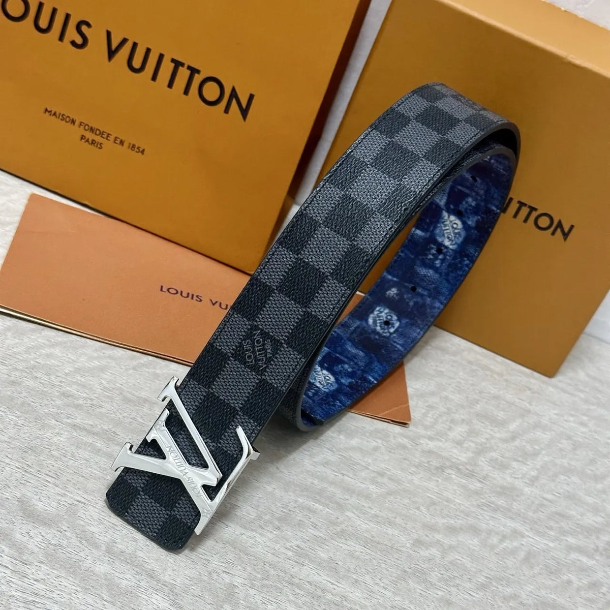silver Louis Vuitton Damier Cobalt Belt - Hình 3