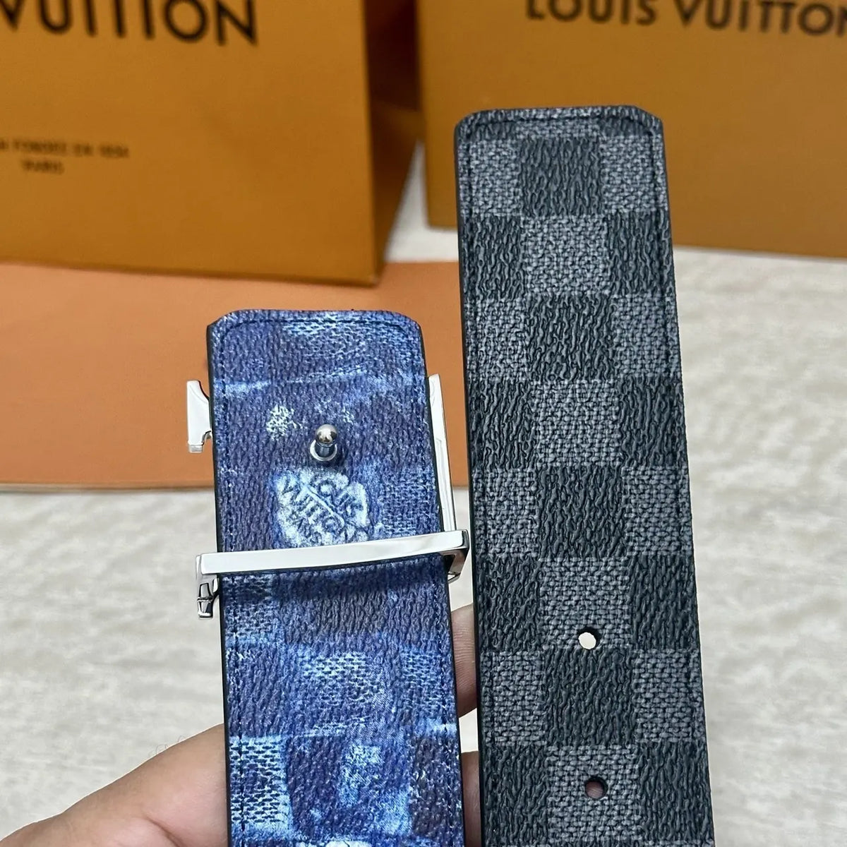 silver Louis Vuitton Damier Cobalt Belt - Hình 5