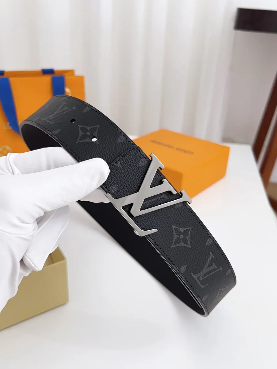 lv Louis Vuitton Grey Monogram Shadow Belt - Hình 8