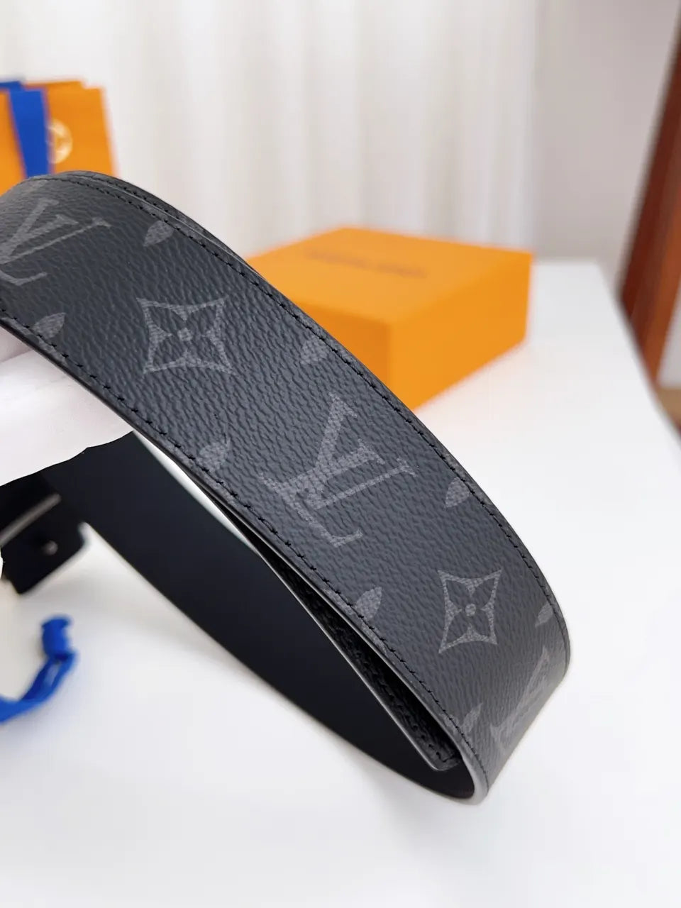 lv Louis Vuitton Grey Monogram Shadow Belt - Hình 9