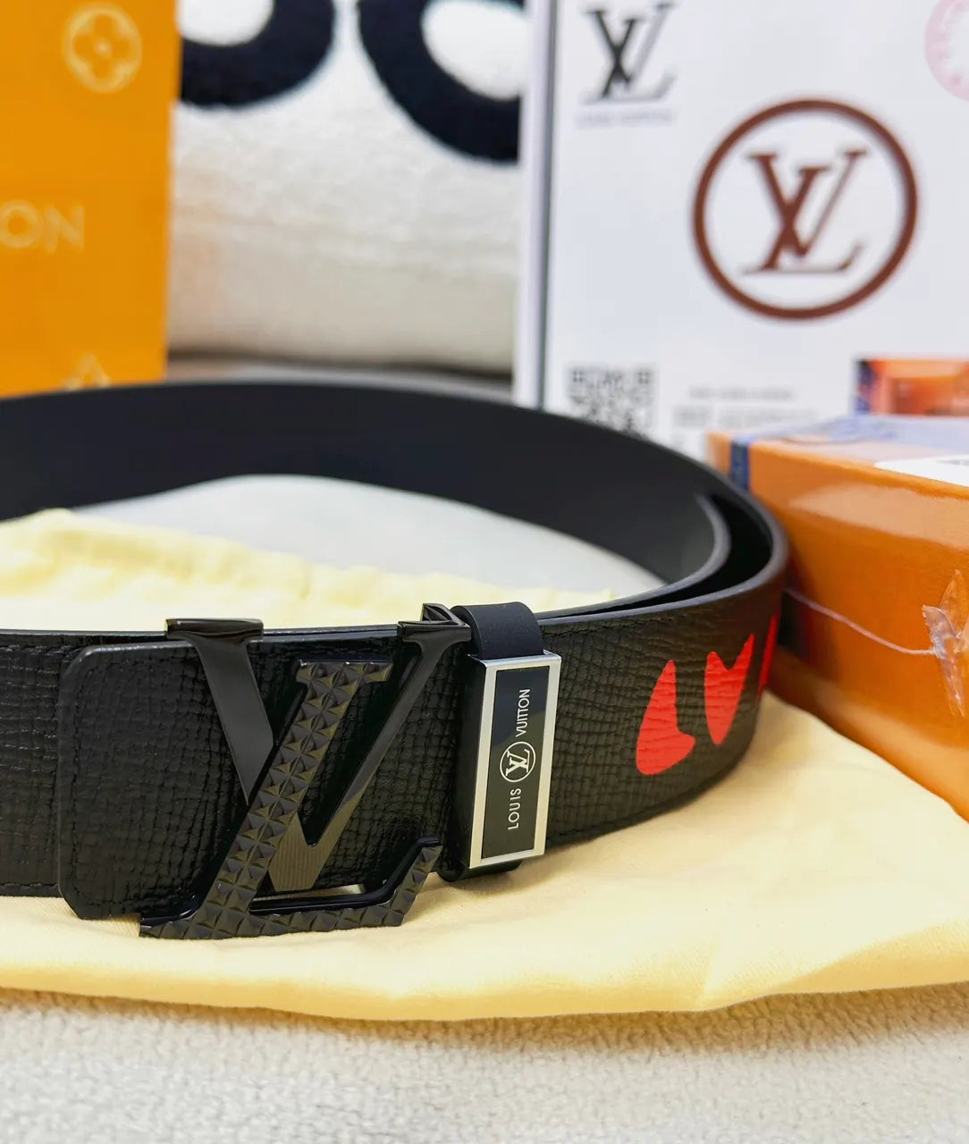 LV Made Black Belt - Hình 4