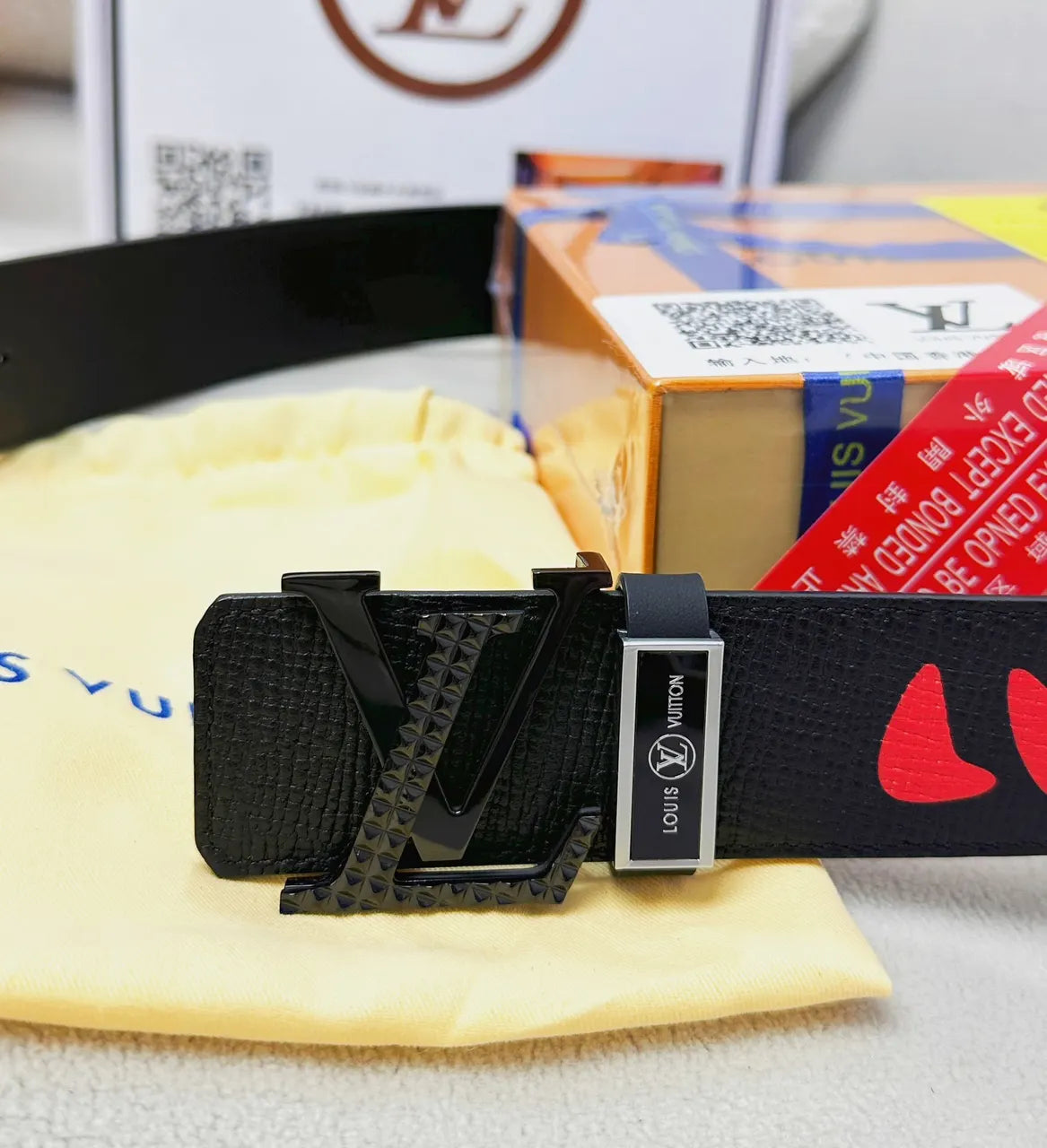 LV Made Black Belt - Hình 6