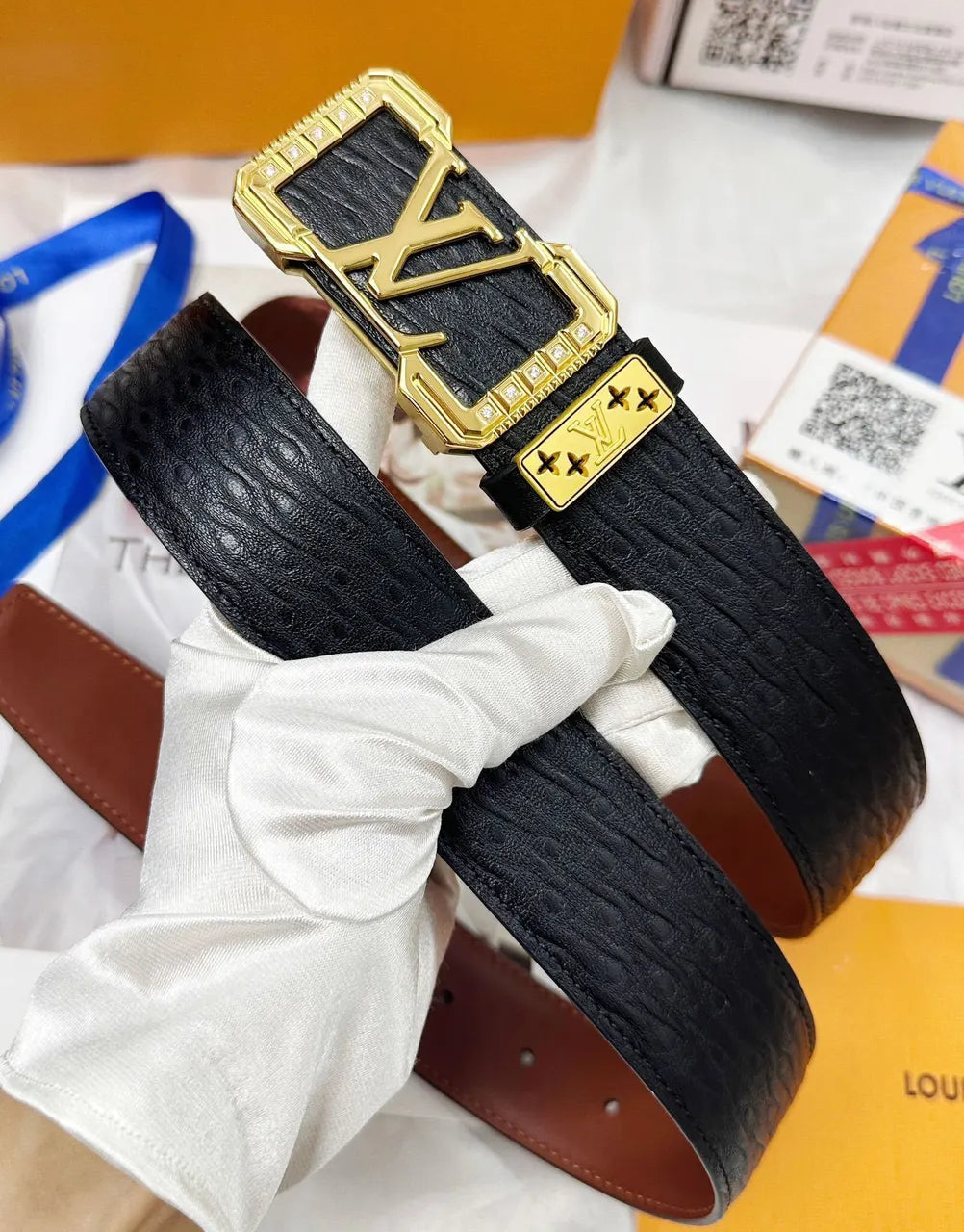 black Louis Vuitton Gold Crystal Belt - Hình 3