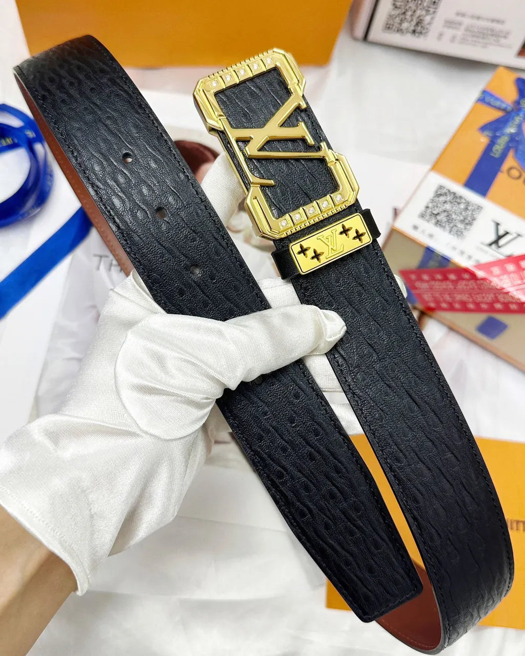 black Louis Vuitton Gold Crystal Belt - Hình 4