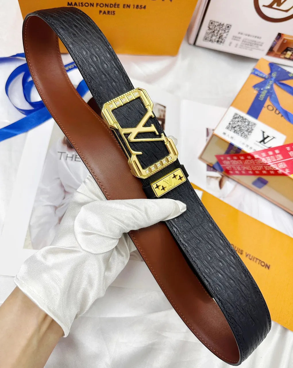 black Louis Vuitton Gold Crystal Belt - Hình 7
