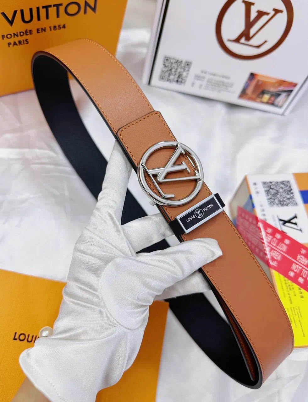 circular Louis Vuitton Caramel Leather Belt