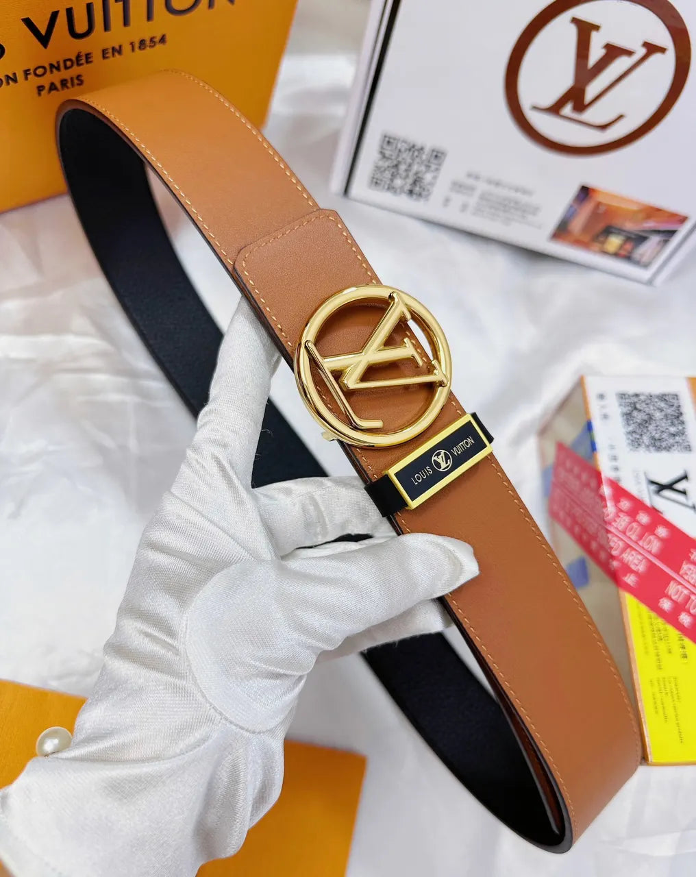 circular Louis Vuitton Caramel Leather Belt - Hình 2
