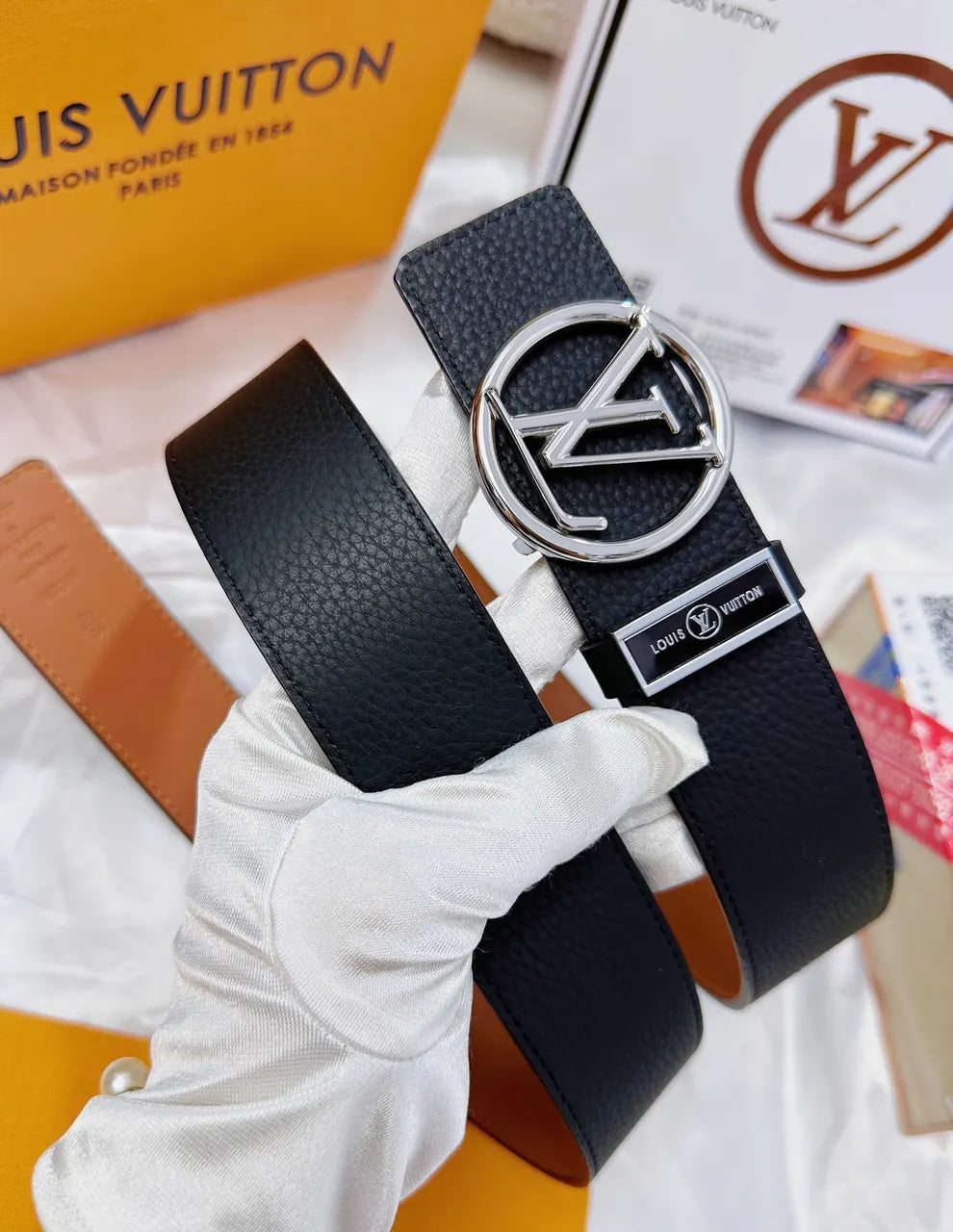Louis Vuitton Round LV Buckle Belt - Hình 6