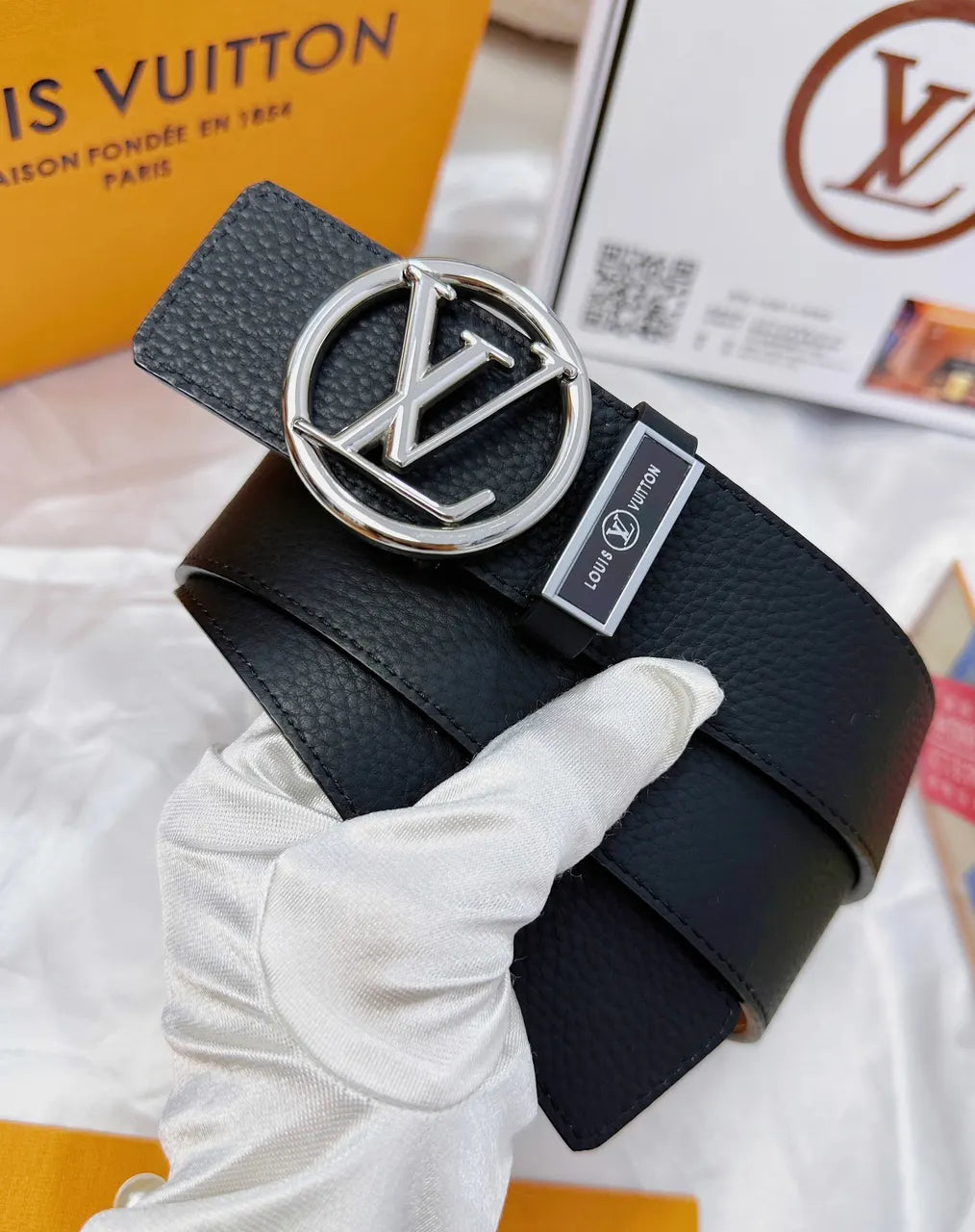 Louis Vuitton Round LV Buckle Belt - Hình 8