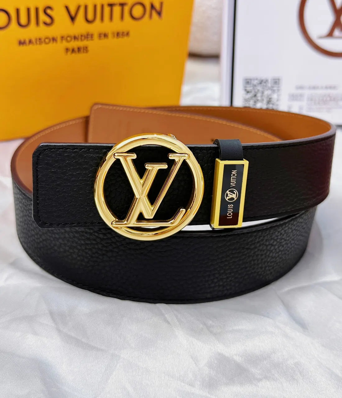 Louis Vuitton Black Leather Belt - Gold Circle Buckle - Hình 3
