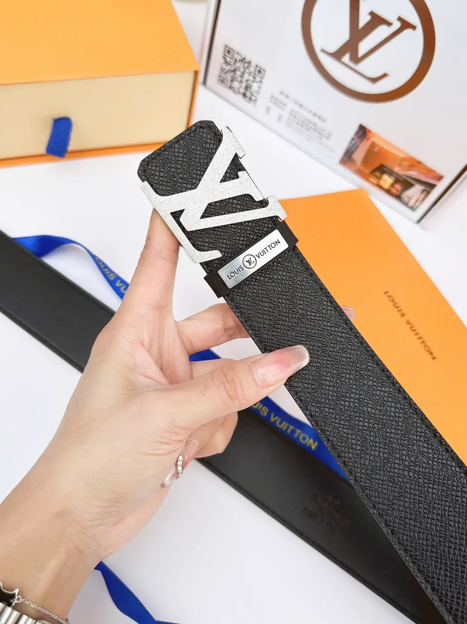 LV Initials Brown Leather Belt - Hình 2