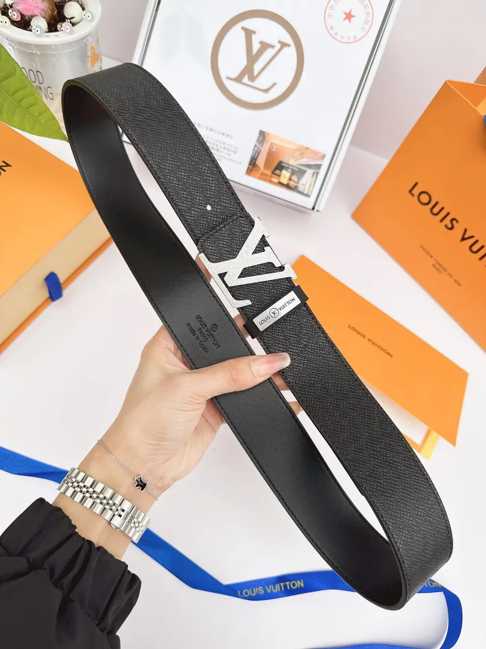 LV Initials Brown Leather Belt - Hình 5