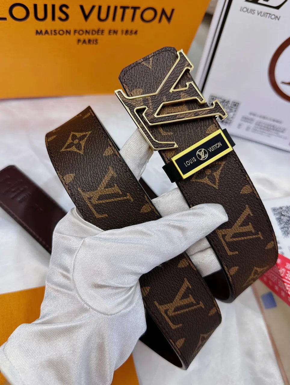gold lv Louis Vuitton Damier Azur Belt - Hình 3
