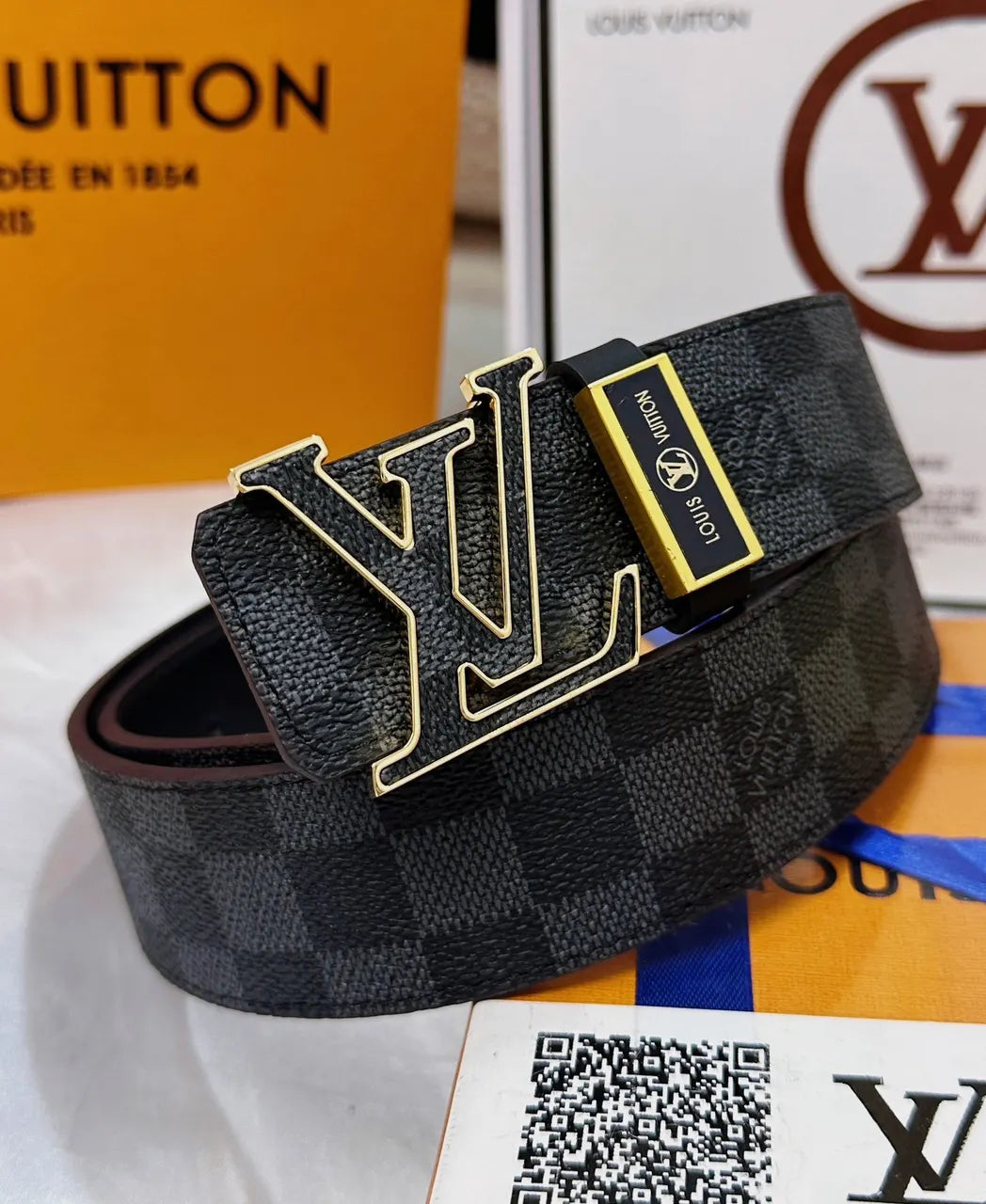 gold Louis Vuitton Damier Infini Belt