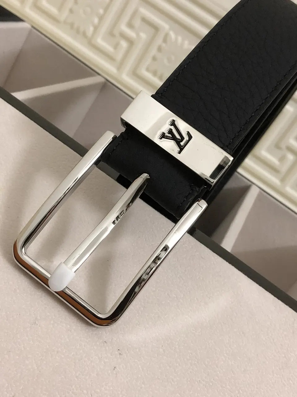 silver Louis Vuitton Smooth Black Leather Belt - Hình 2