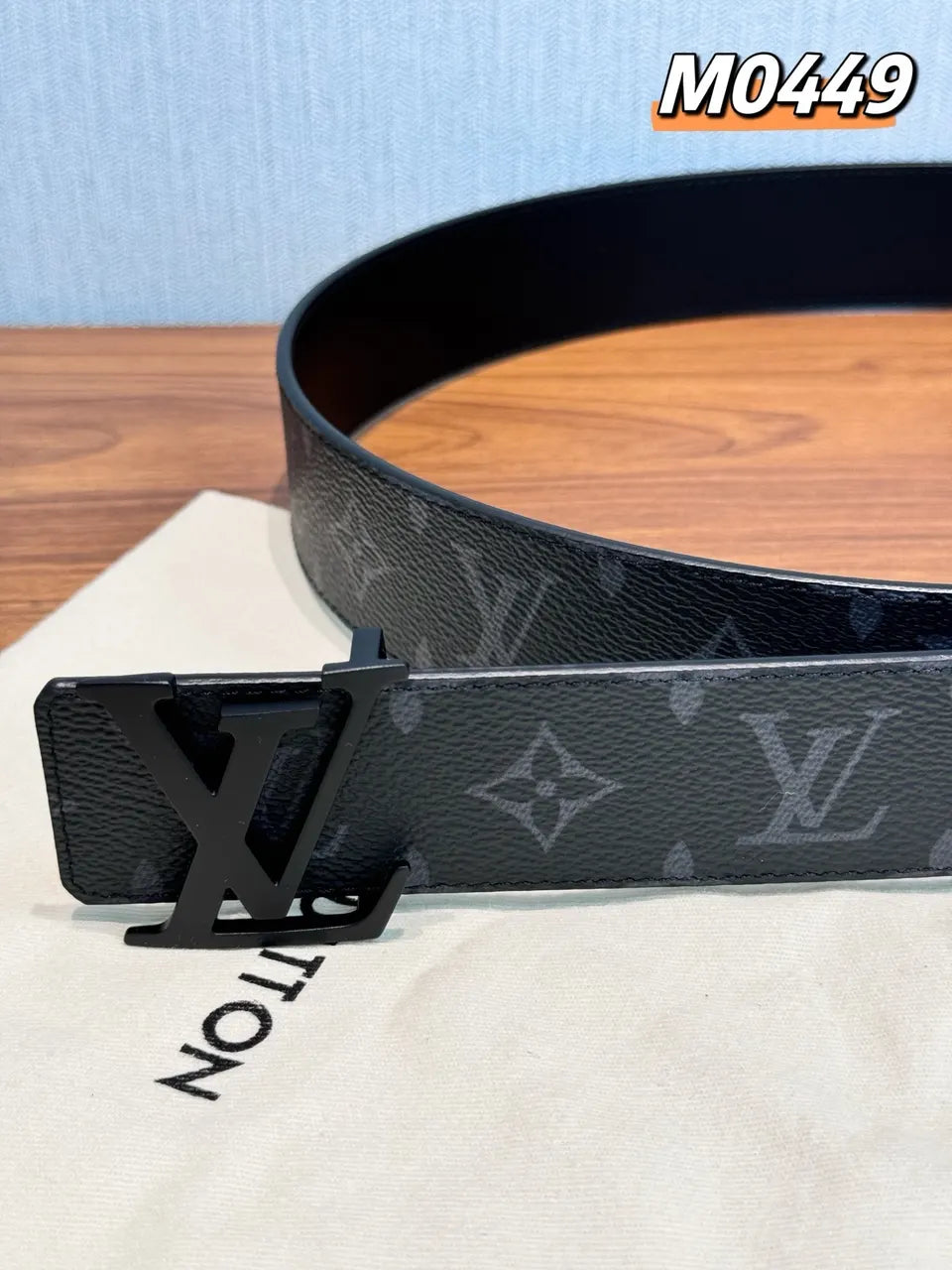 Matte Black LV Buckle Belt - Hình 2