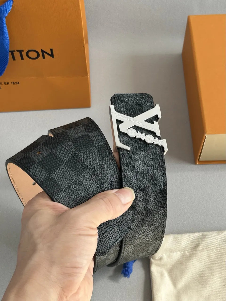 Damier Infini Silver Flower Belt - Hình 4