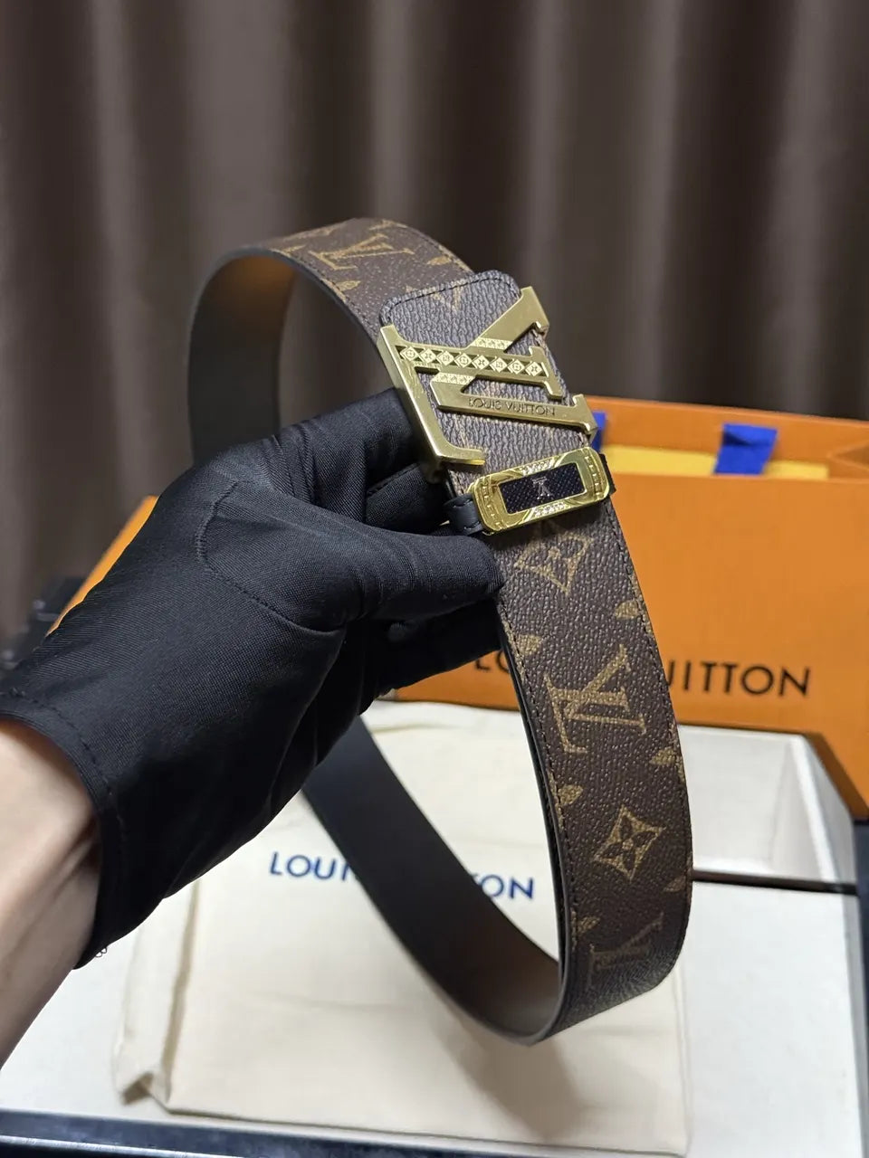 Louis Vuitton Gold Crystal Belt - Hình 5
