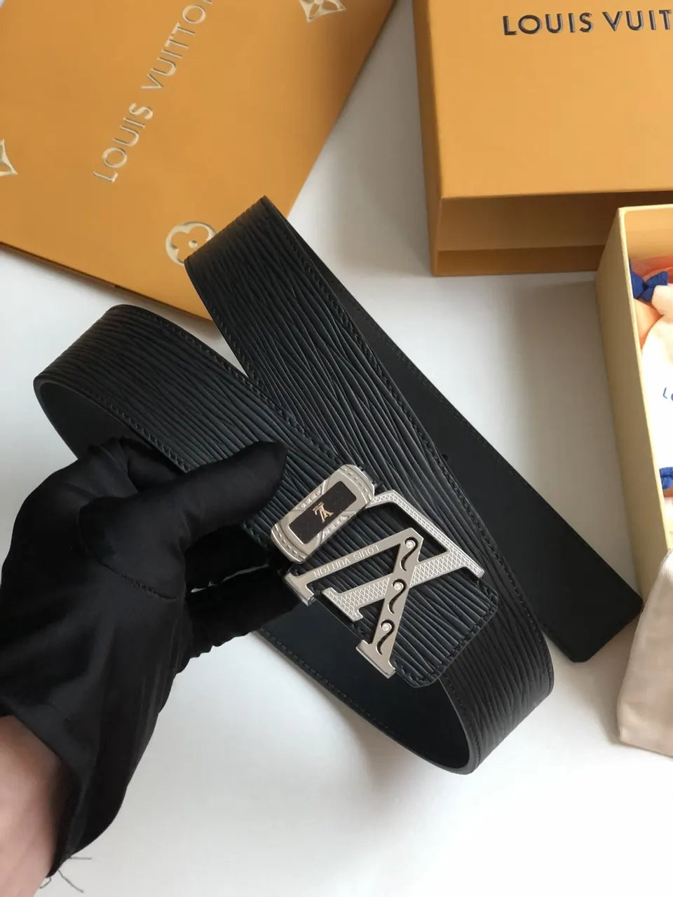 silver lv Louis Vuitton Black Epi Leather Belt - Hình 6
