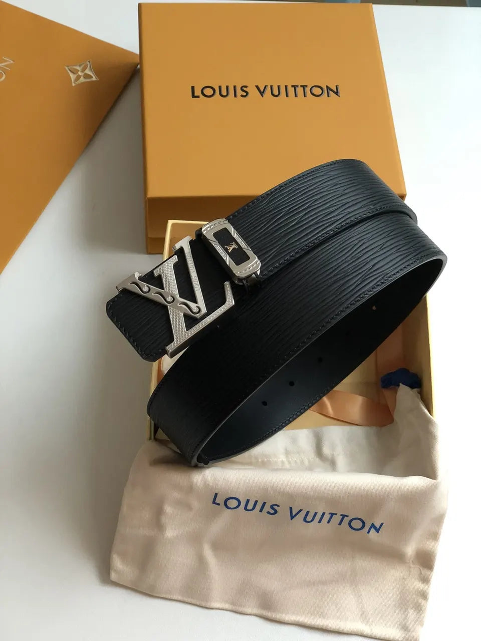silver lv Louis Vuitton Black Epi Leather Belt - Hình 8
