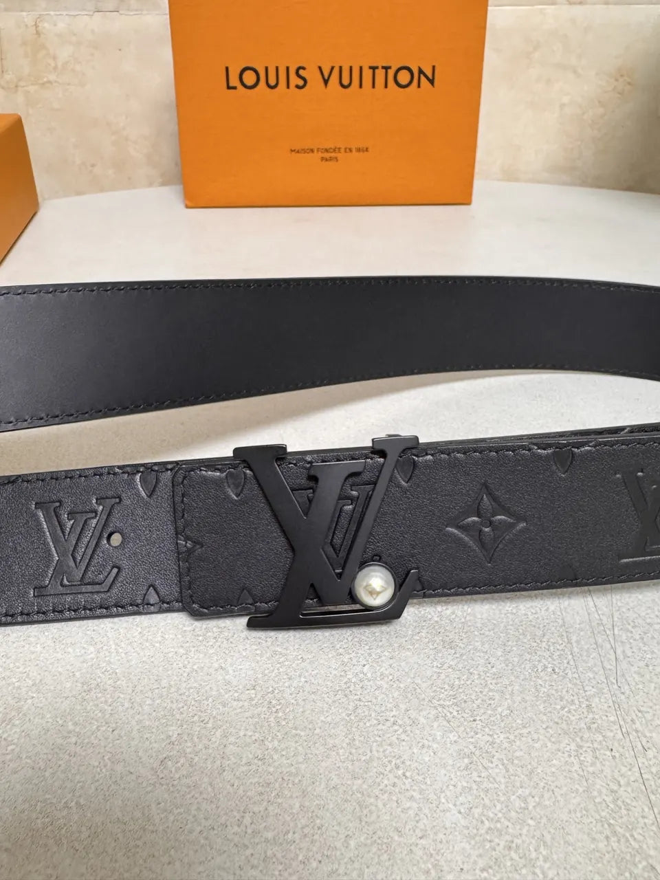 Louis Vuitton Pearl Buckle Belt - Hình 2