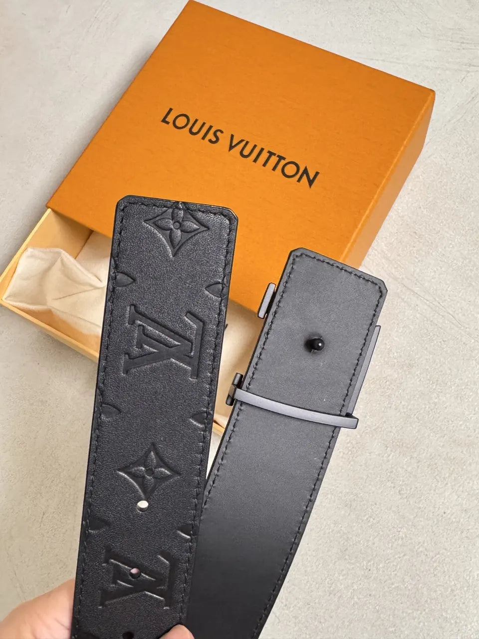 Louis Vuitton Pearl Buckle Belt - Hình 8