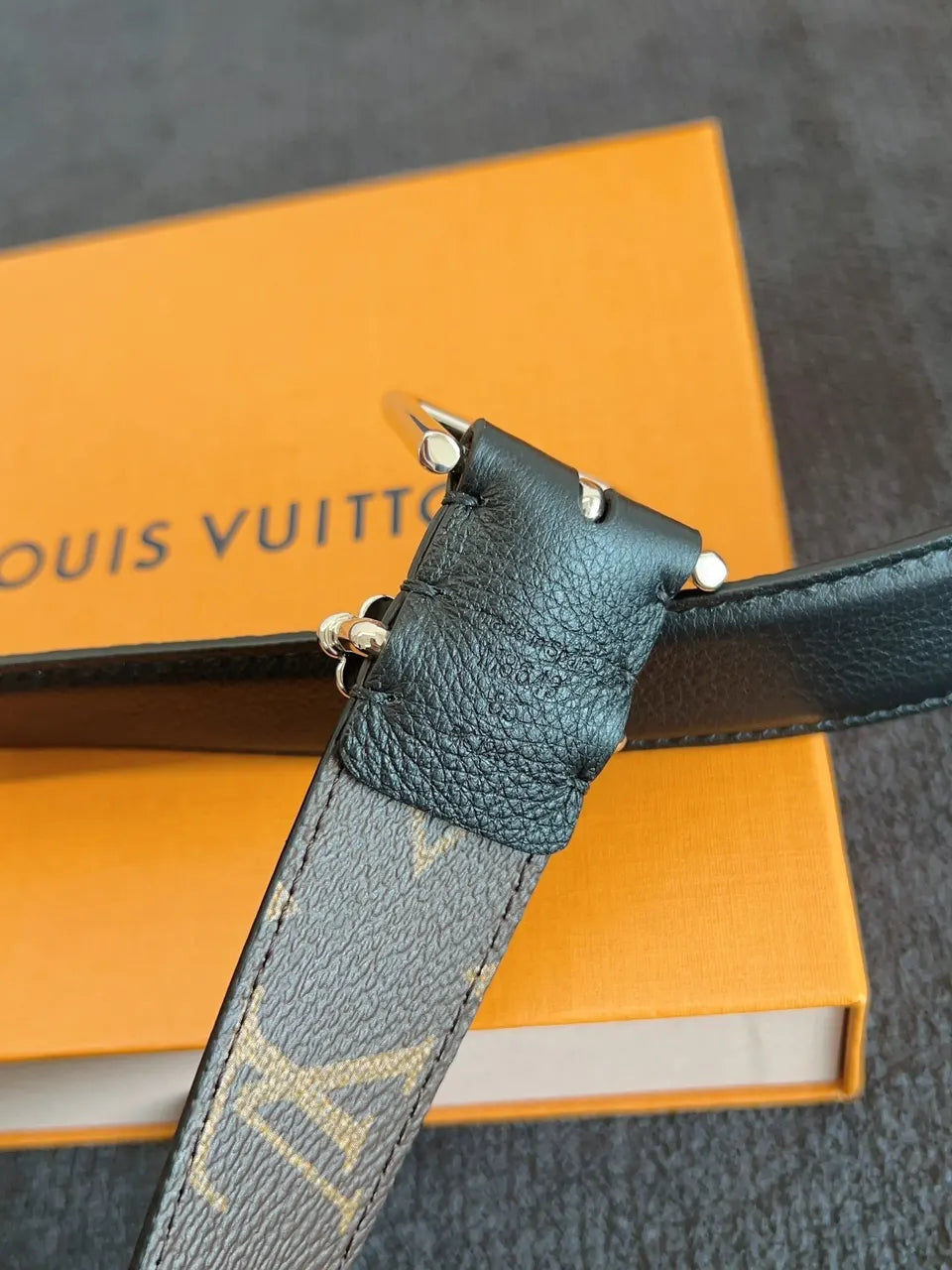 Louis Vuitton Flower Buckle Belt black - Hình 3
