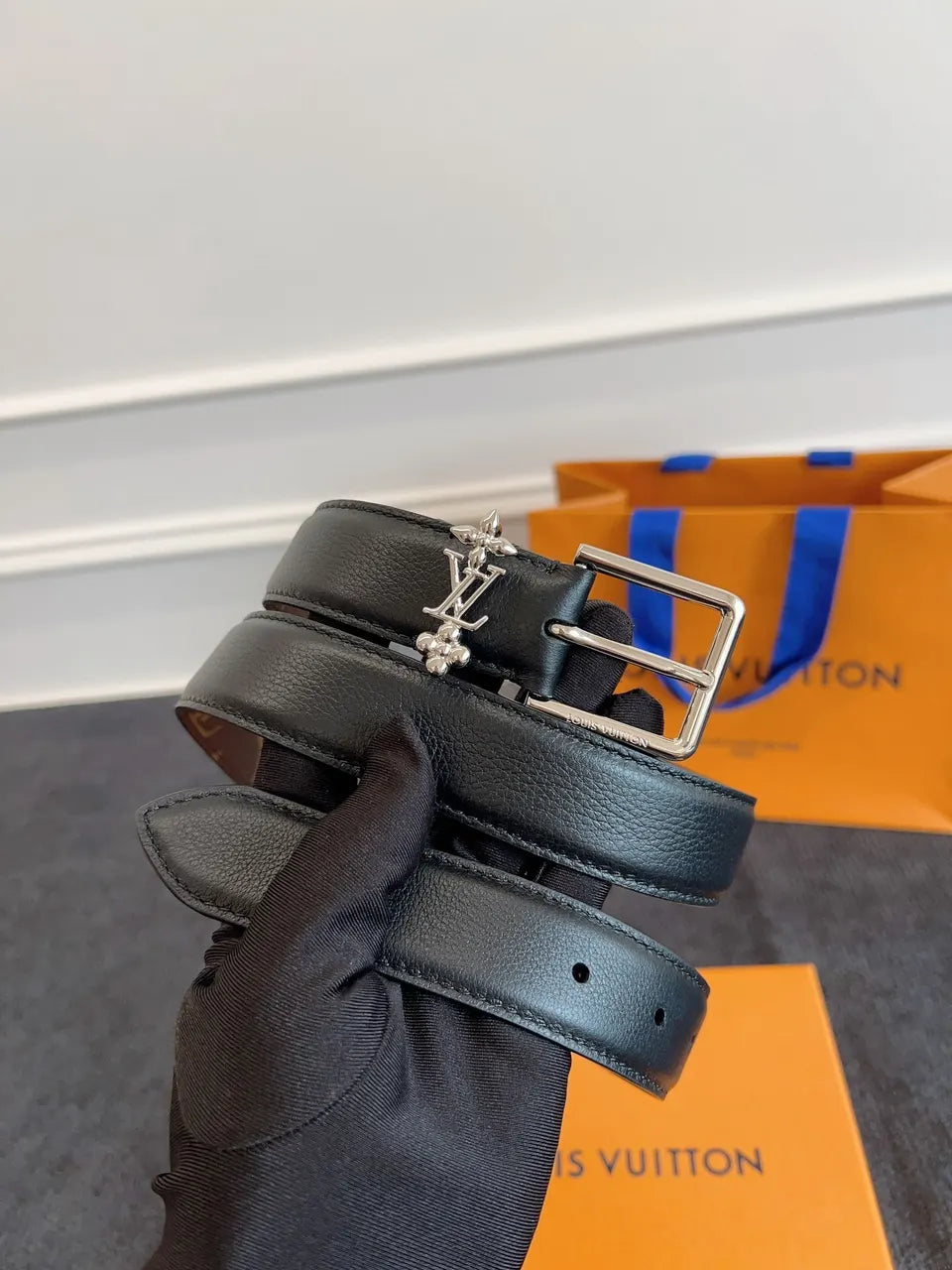 Louis Vuitton Flower Buckle Belt black - Hình 4