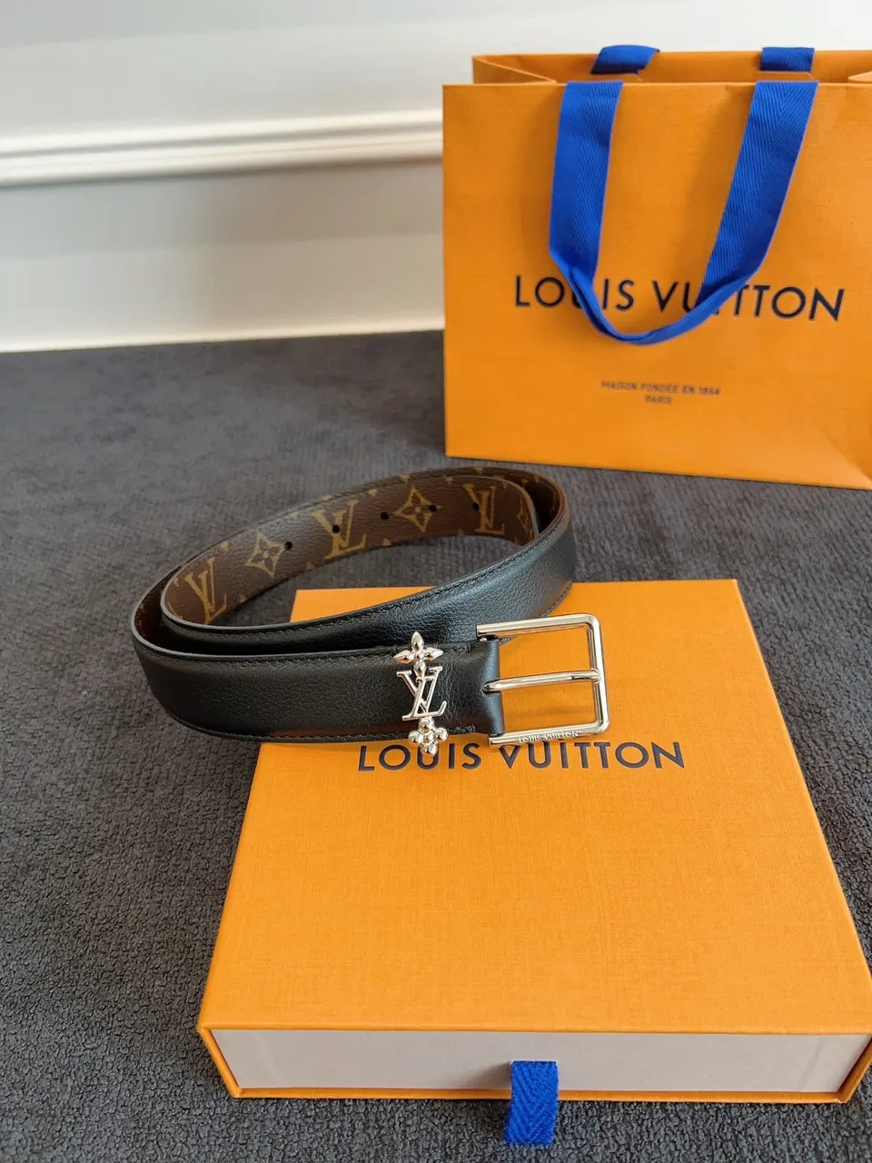 Louis Vuitton Flower Buckle Belt black - Hình 6