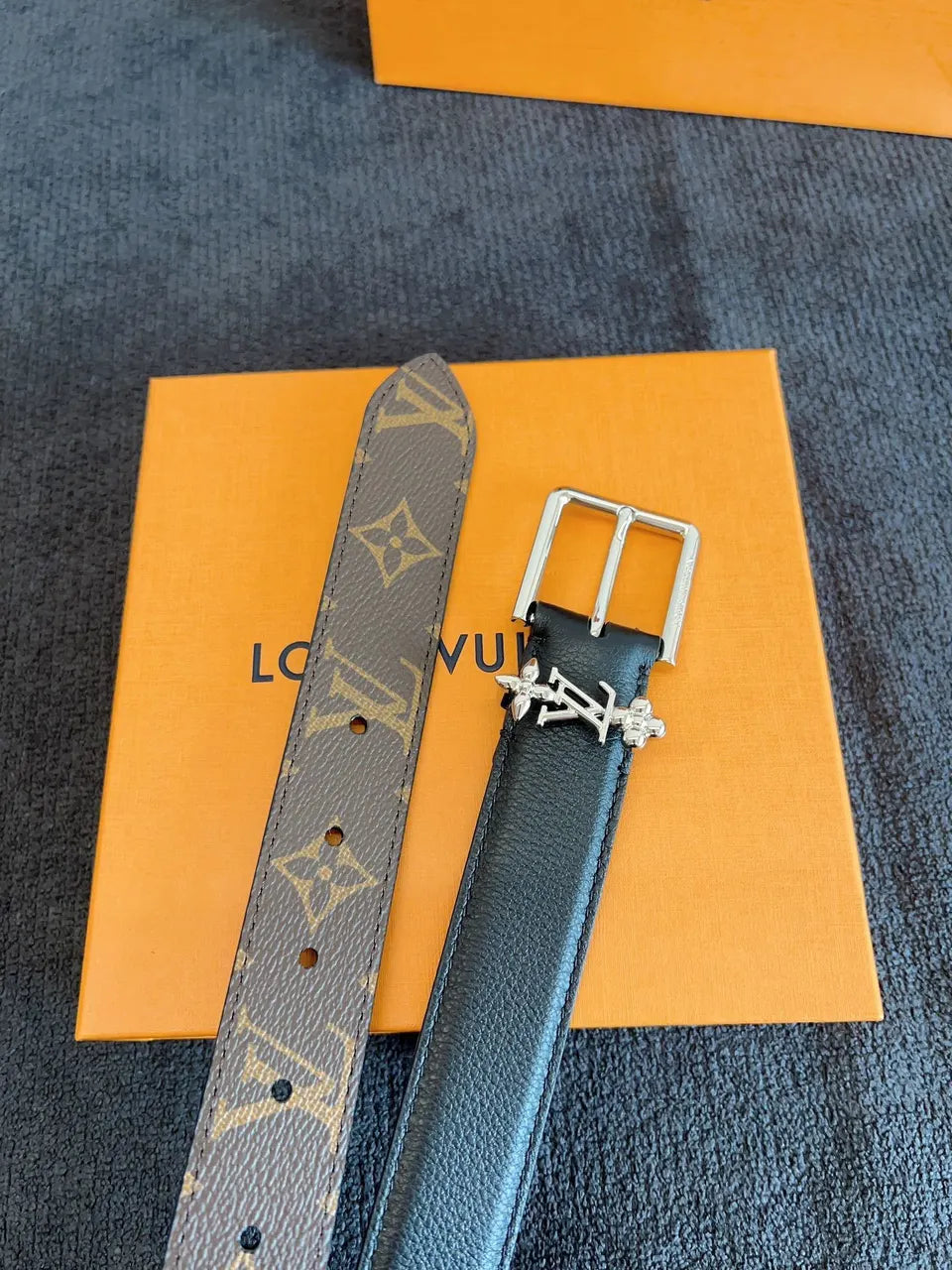 Louis Vuitton Flower Buckle Belt black - Hình 8