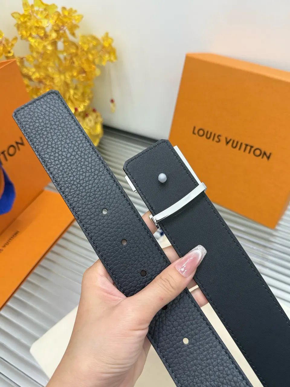 Louis Vuitton Black Pebbled Leather Belt - Hình 3