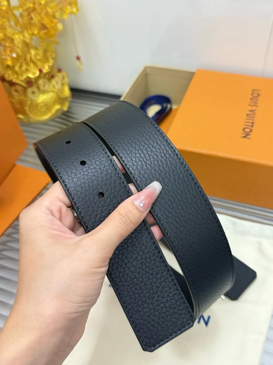 Louis Vuitton Black Pebbled Leather Belt - Hình 8