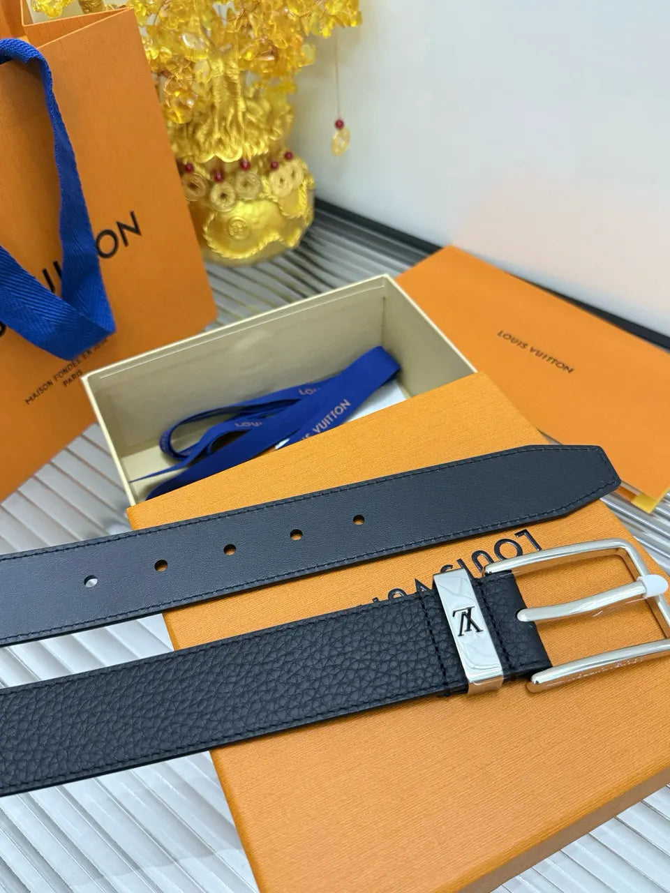 LV Black Pebble Leather Belt - Hình 5