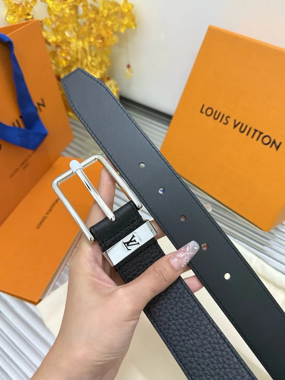 LV Black Pebble Leather Belt - Hình 7