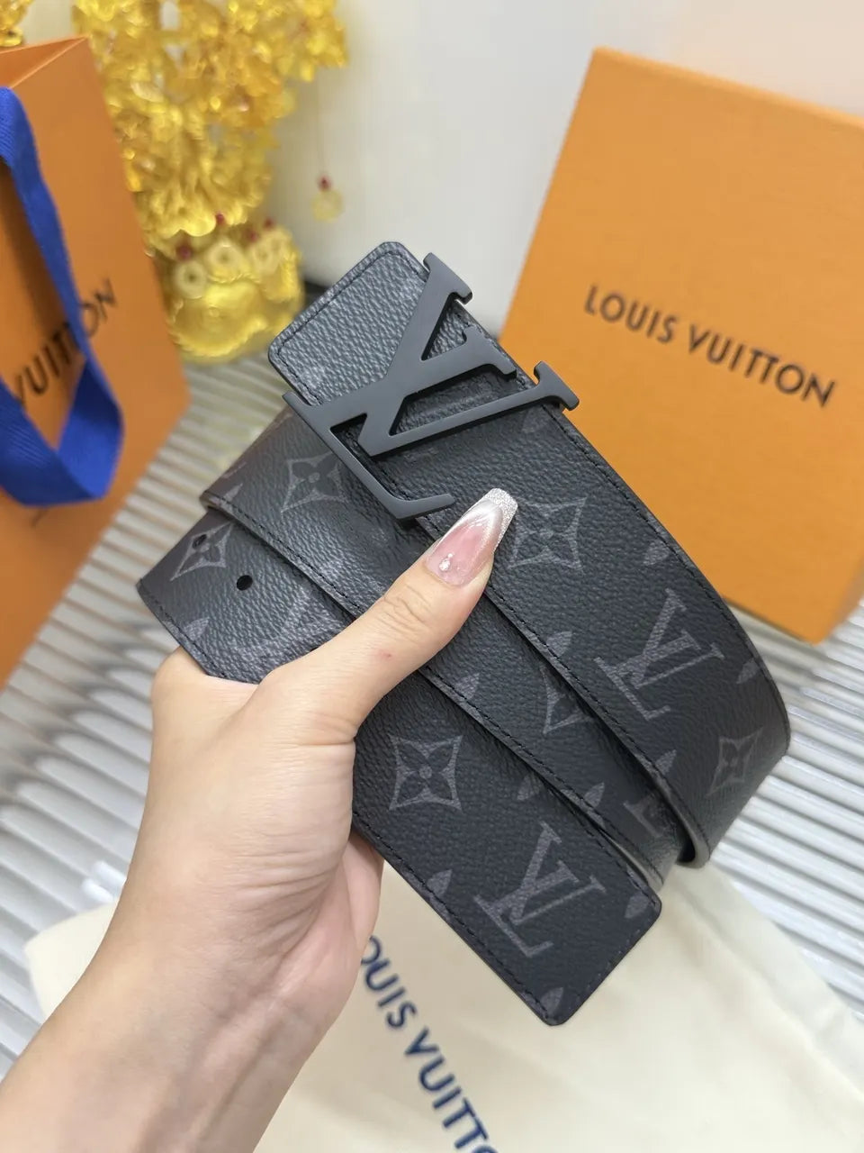 matte Louis Vuitton Black Monogram Shadow Belt - Hình 2