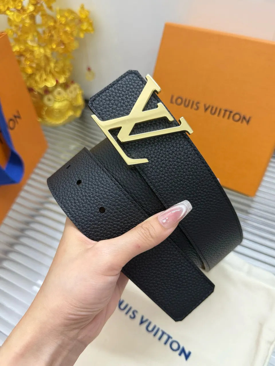 gold buckle Louis Vuitton Black Taurillon Leather Belt - Hình 2