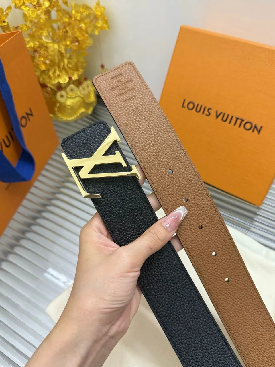 gold buckle Louis Vuitton Black Taurillon Leather Belt - Hình 7