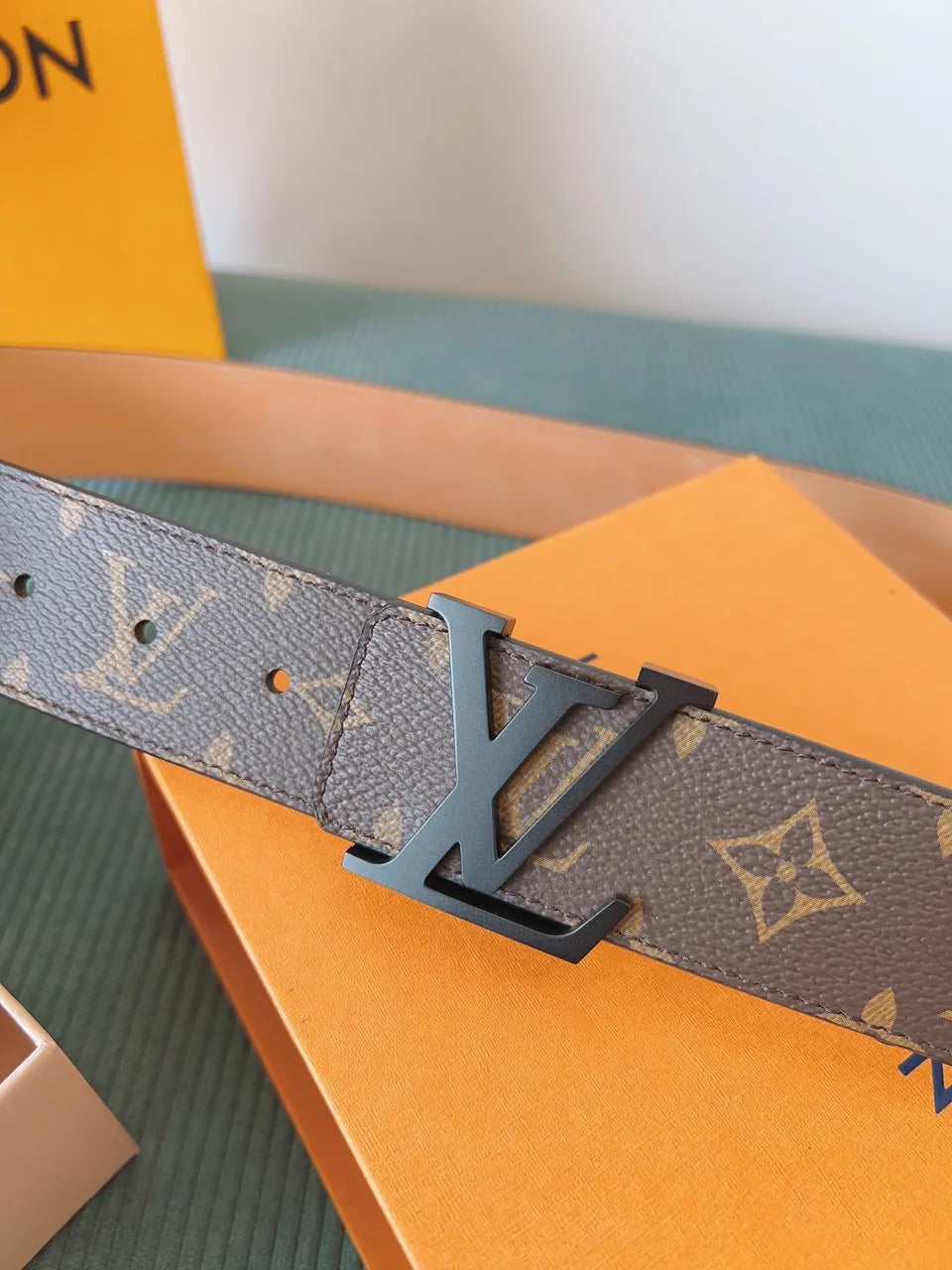 matte Louis Vuitton Monogram Brown Belt - Hình 4