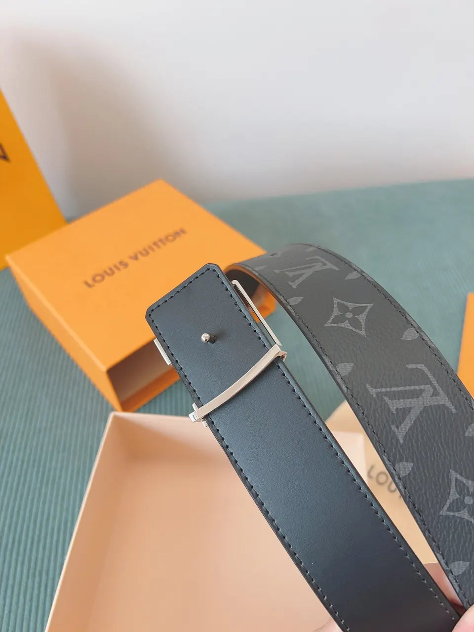 Louis Vuitton Shadow Gray Belt - Hình 5